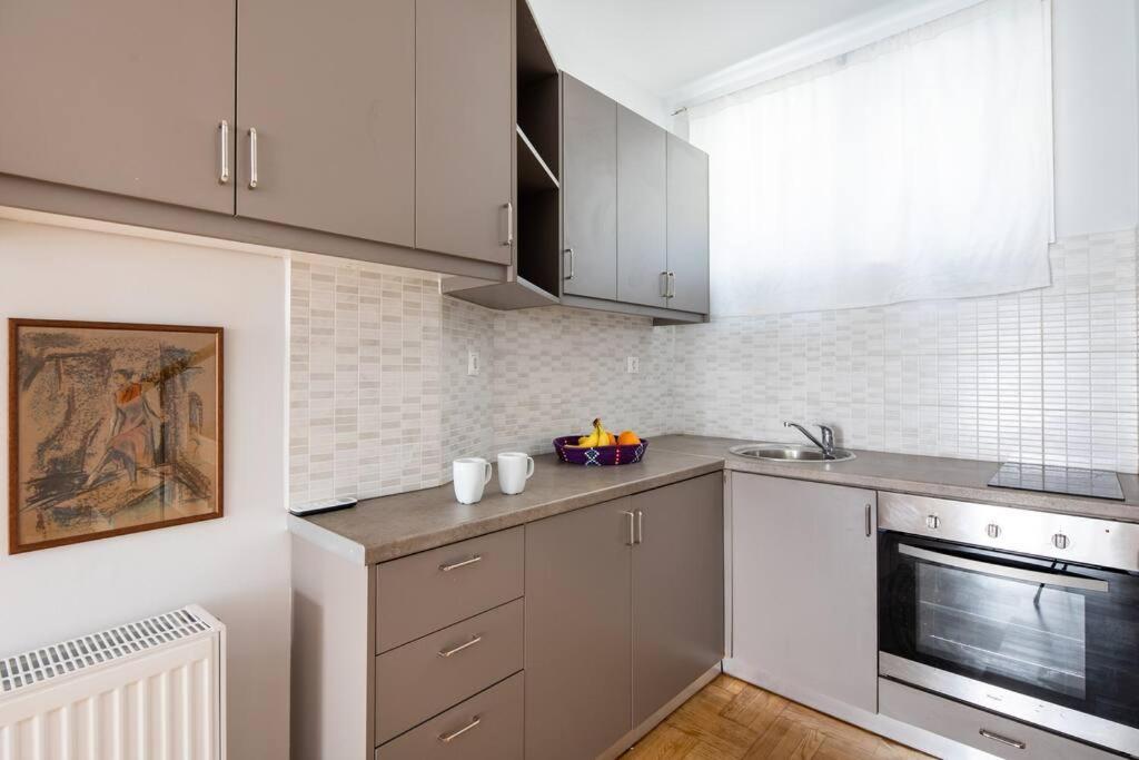 Newly Renovated, Quiet & Central Apartment In Kolonaki Aten Exteriör bild